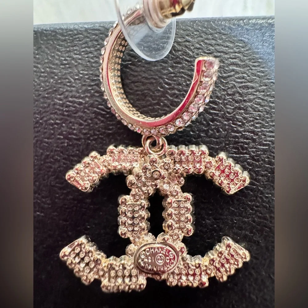 CHANEL DROP LOGO SPARKLING PEARLS EARRINGS - Picture 7 of 8